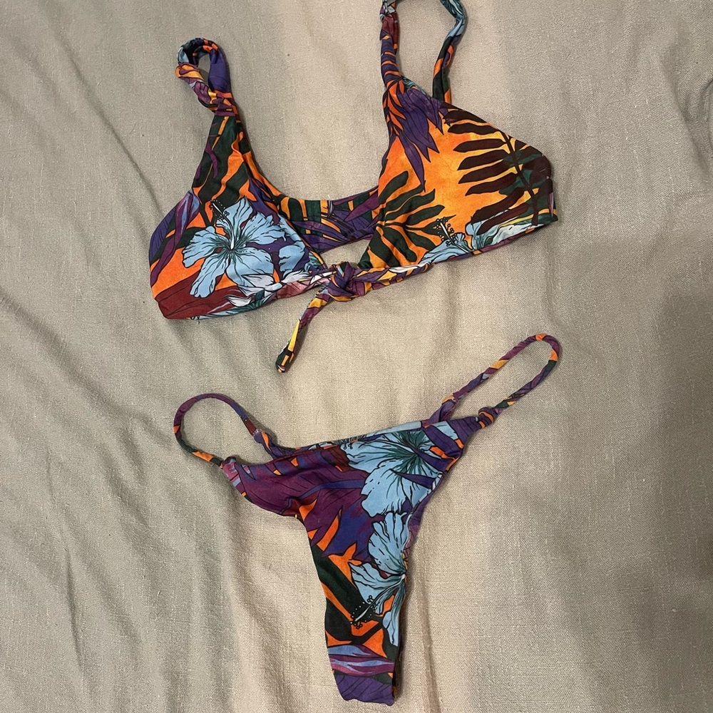 Kaikini bikini top and bottom